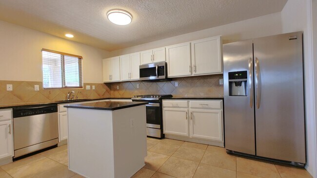 Building Photo - 573 Creekside Ave SW