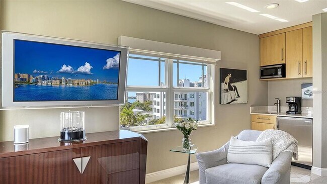 Building Photo - 650 Golden Gate Point