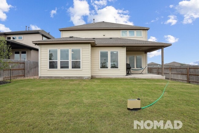 Building Photo - Spacious 5BR House in Buda
