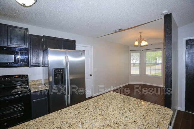 Building Photo - 3235 W Wildflower St