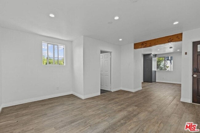 Building Photo - 205 7th Ave