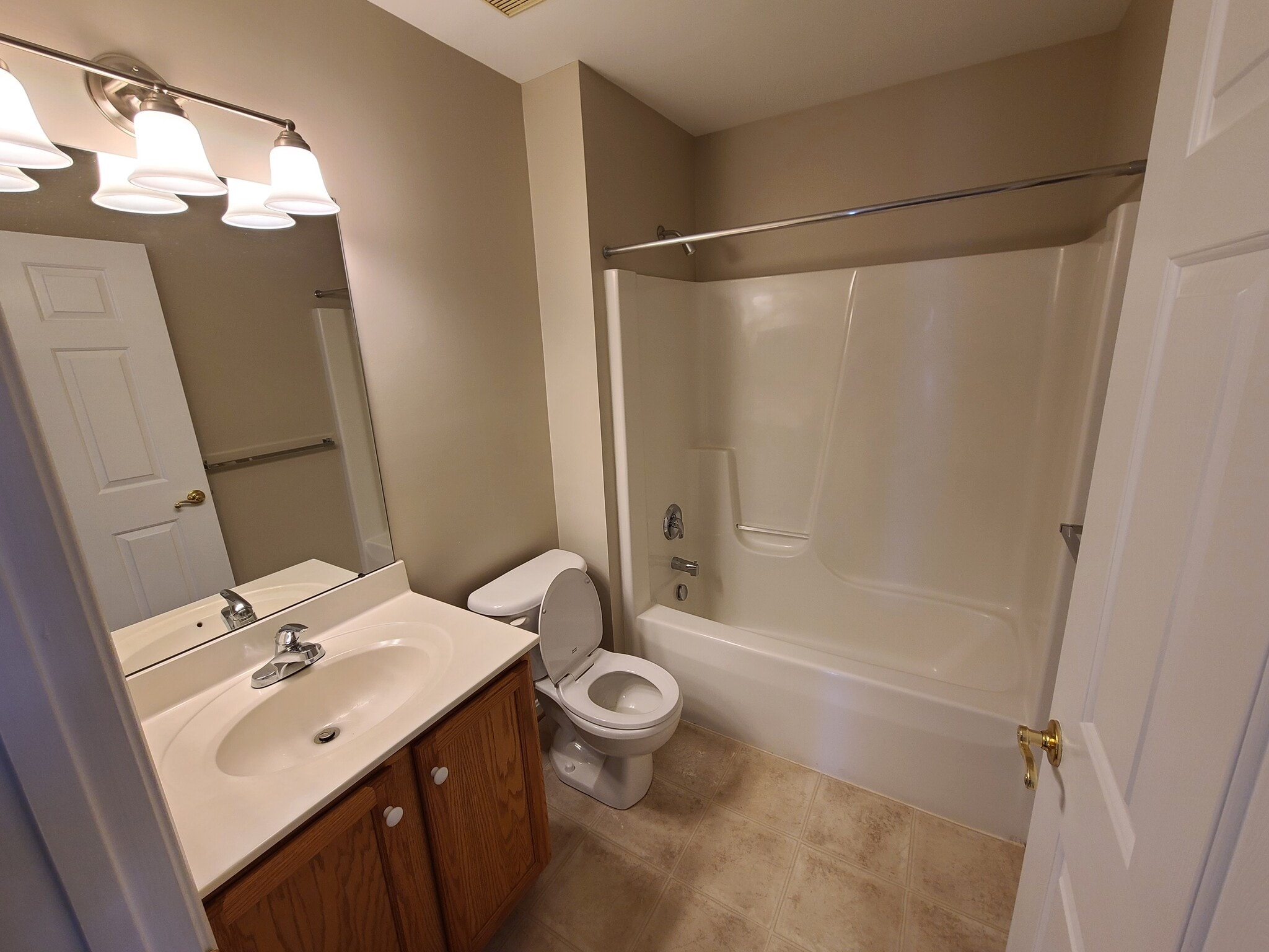 Bathroom 2 - 902 Parade Ln