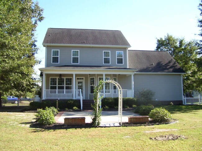 Building Photo - 113 Red Field Pl