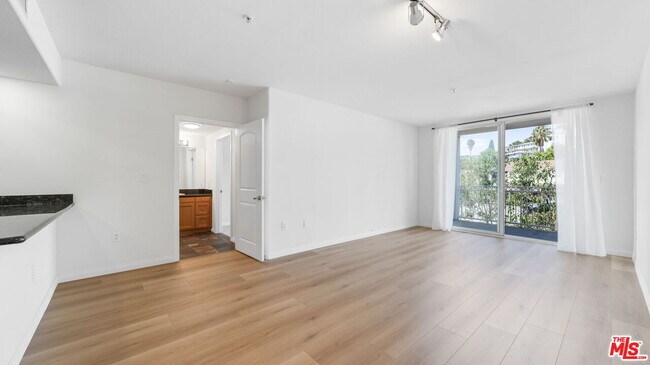Building Photo - 3740 Santa Rosalia Dr