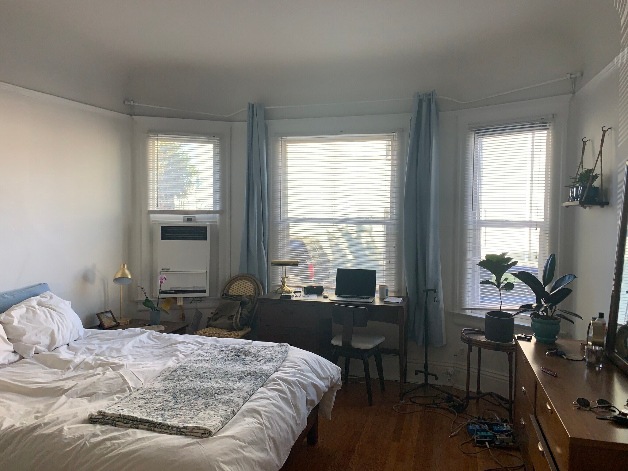 Building Photo - 4604 Lexington Ave