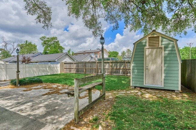 Building Photo - 711 Granberry St