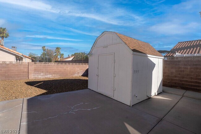 Building Photo - 7045 Sawtooth Dr