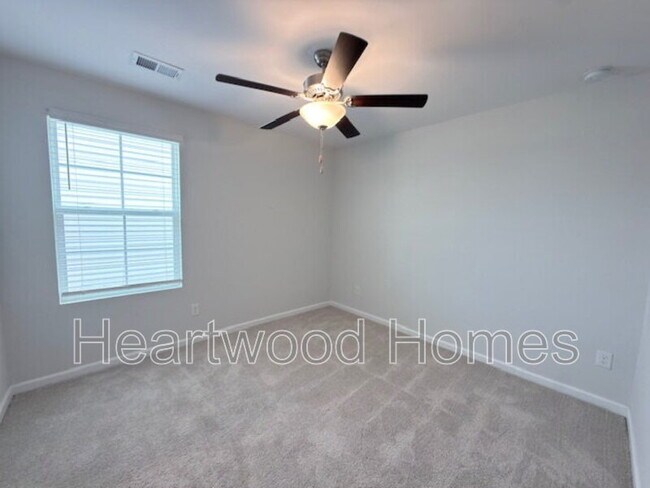 Building Photo - 406 Eclipse Ln
