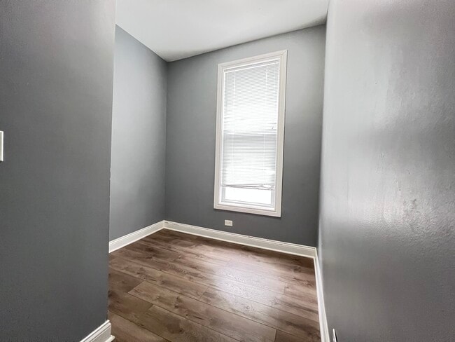 Building Photo - 7057 S Normal Blvd