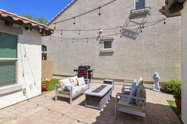 Building Photo - 2930 N Raven