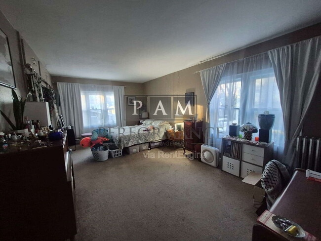 Building Photo - 4035 N Stowell Ave