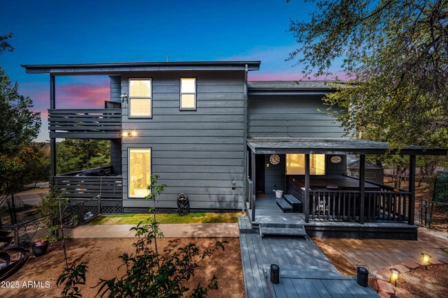 Building Photo - 1207 N Arrowhead Dr