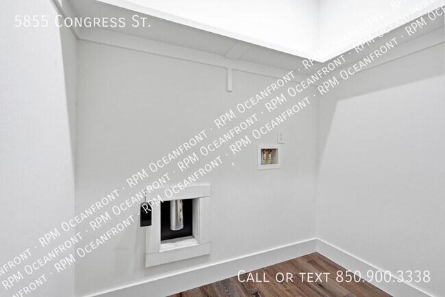 Building Photo - 5855 Congress St