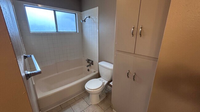 Building Photo - 2004 Robbie Ave