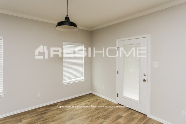 Building Photo - HOME FOR RENT!