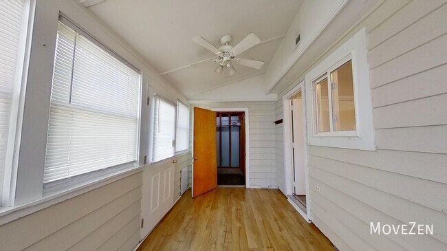 Building Photo - 809 Antler Dr