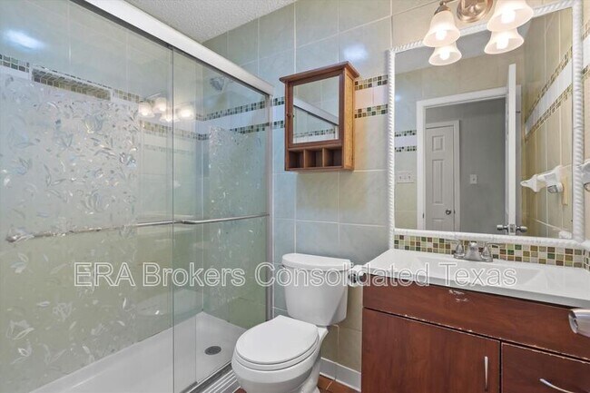 Building Photo - 11908 Broad Oaks Dr