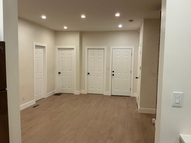 Building Photo - Refine Tyler Realty LLC