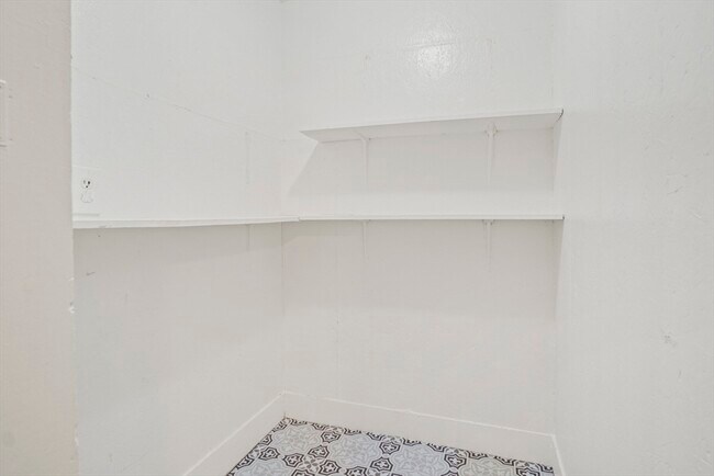 Building Photo - 10 Redfield St