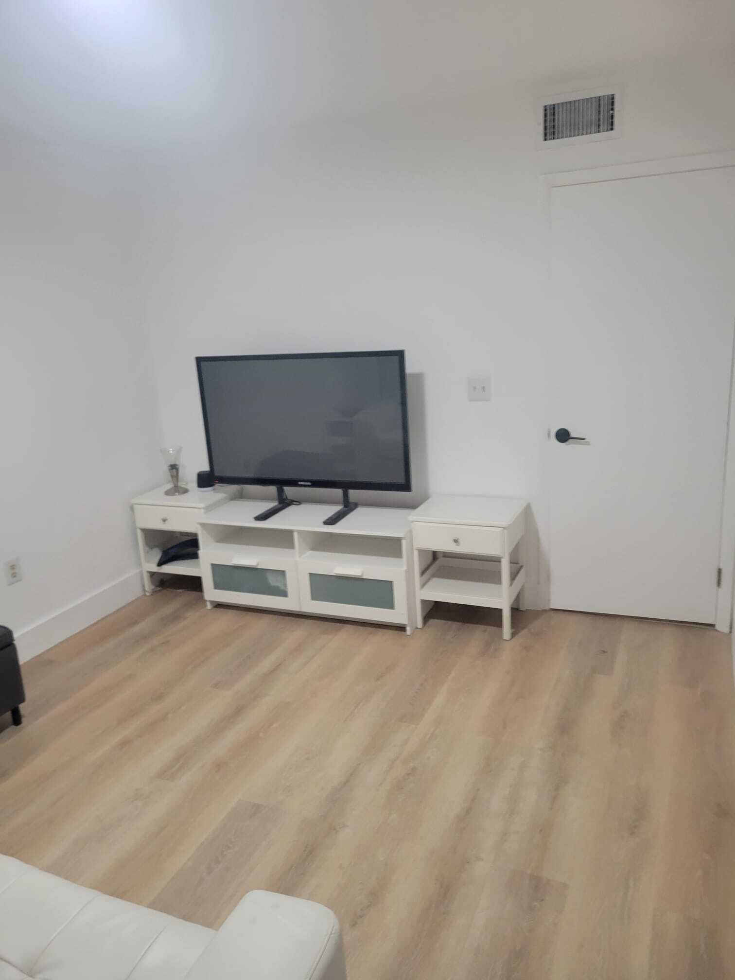 Building Photo - 570 N Tropic Ln