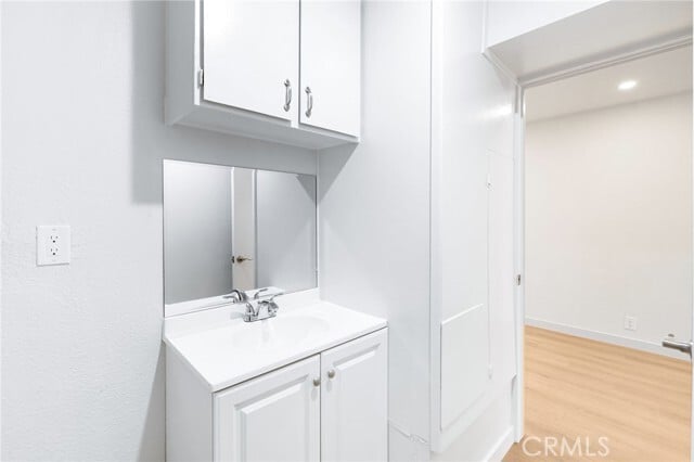 Building Photo - 333 Riverdale Dr