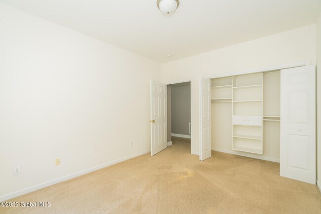 Building Photo - 326 Ballston Ave
