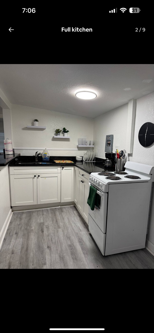 Building Photo - 3417 W Leroy St