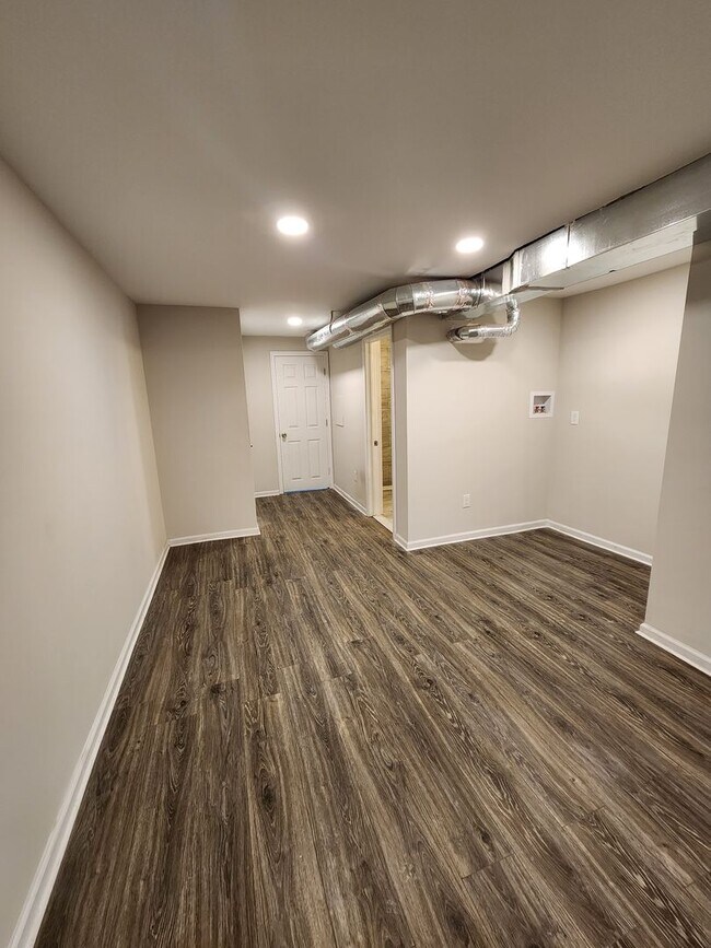 Building Photo - Beautiful 3 bed 3.5 Bath home