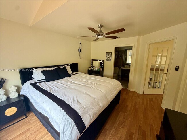 Building Photo - 1012 Coral Club Dr