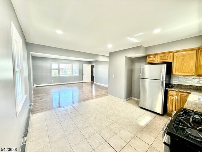 Building Photo - 30 Cottage Pl