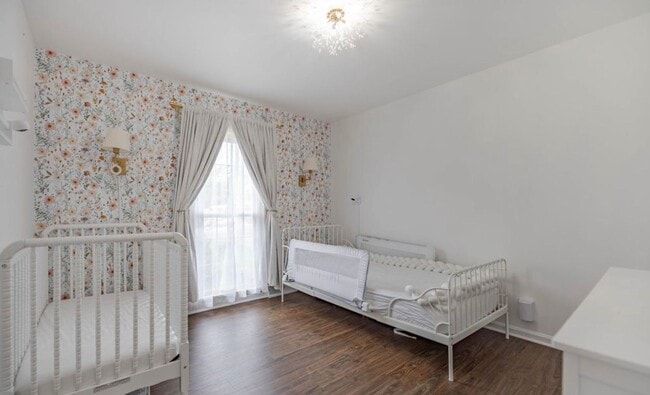 Building Photo - 3BR/2BA Home w/Finished Basement for Rent in Jtown!