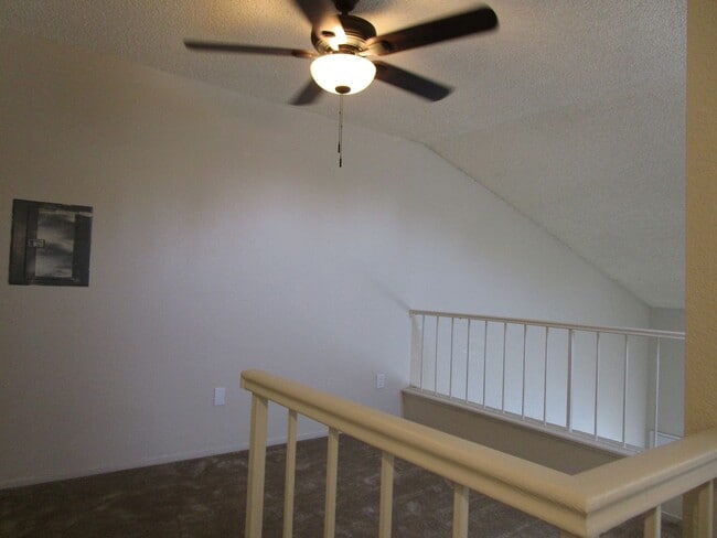 Building Photo - Cozy Hercules Home
