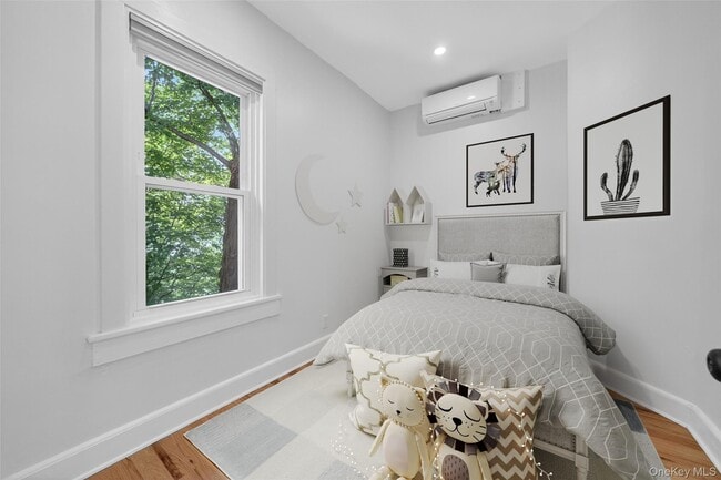 Building Photo - 79 Main St