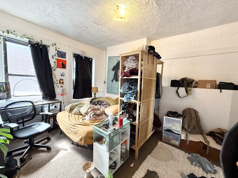 Building Photo - 26 Symphony Rd