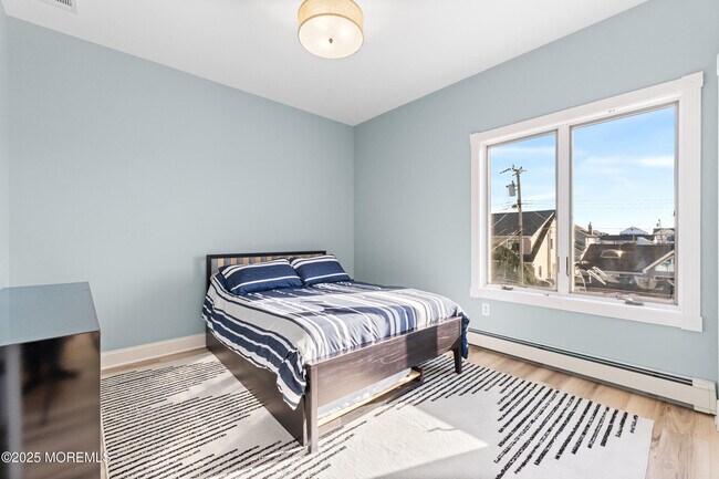 Building Photo - 3456 E Thistle Ave