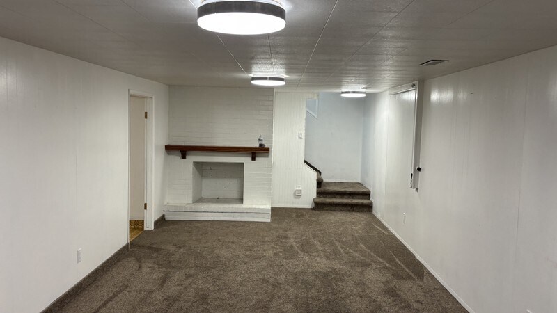 Building Photo - 376 Lauralin Dr