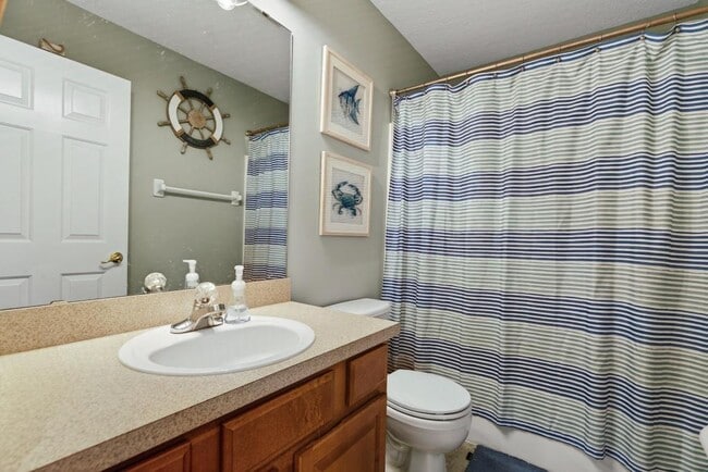 Building Photo - 1727 Canopy Oaks Dr