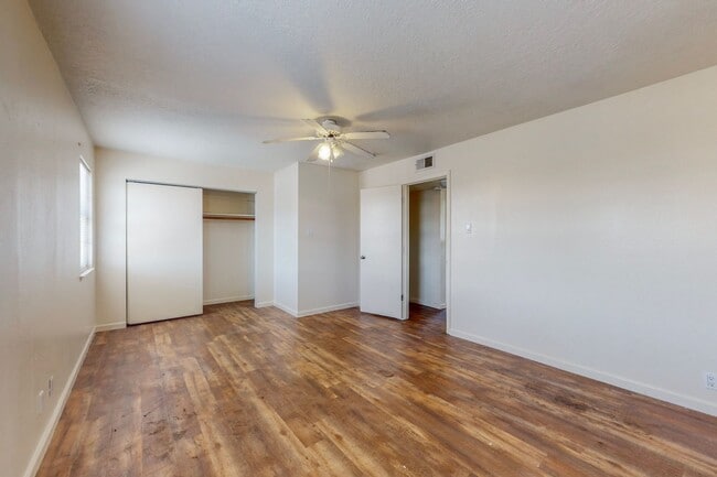 Building Photo - North Valley 3 bedroom Townhouse