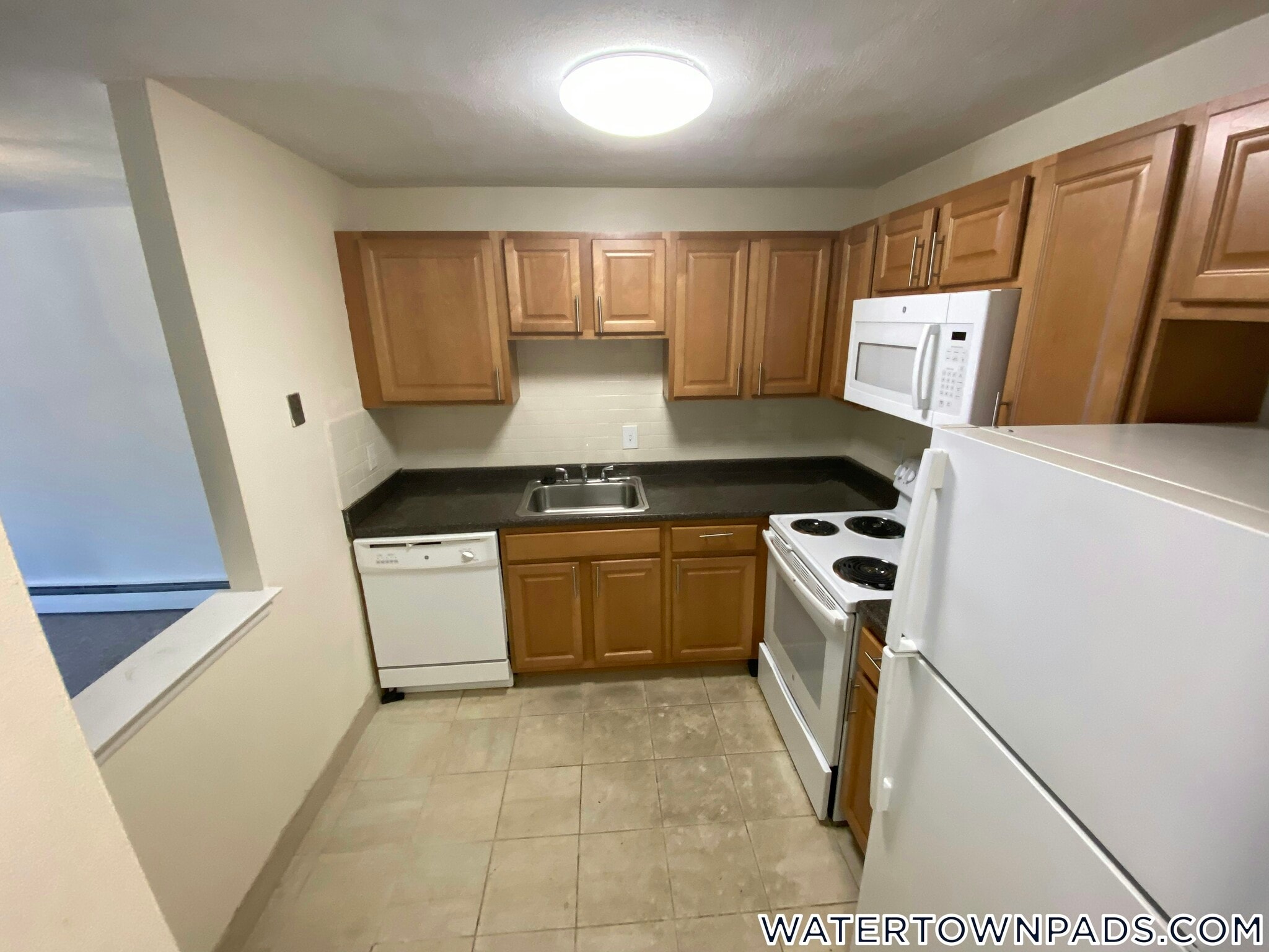 Building Photo - 245 Main St