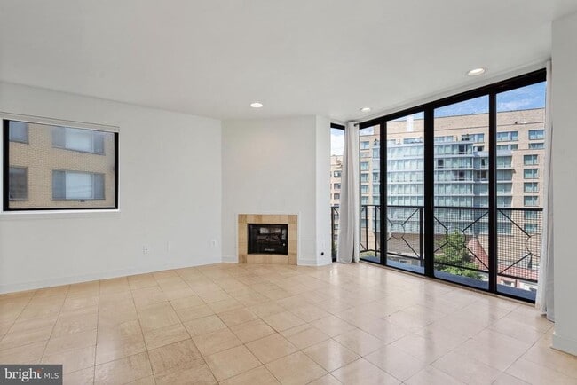 Building Photo - 1117 New Hampshire Ave NW