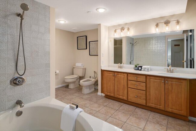 Building Photo - Harbour Heights - 2 bedrooms