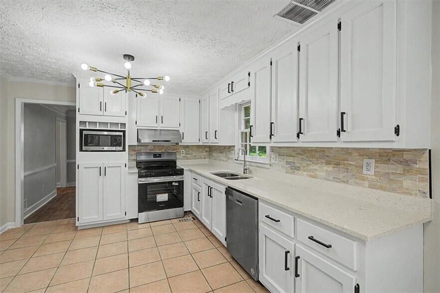 Building Photo - 3947 Camrose Pl