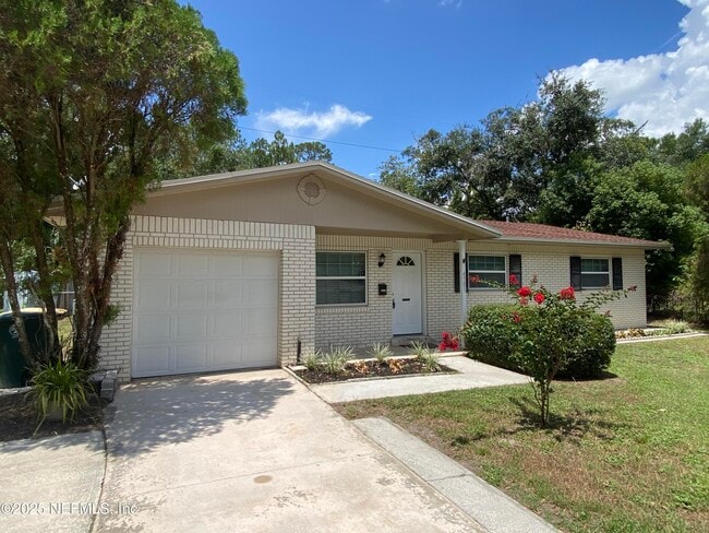 Primary Photo - 4581 Praver Dr N