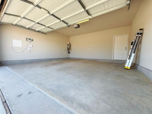 Building Photo - 12200 Dillon Fls Dr