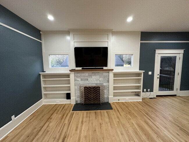 Building Photo - "Charming 3-Bed Oasis with Granite Touches & Cozy Fireplace in Nampa!"