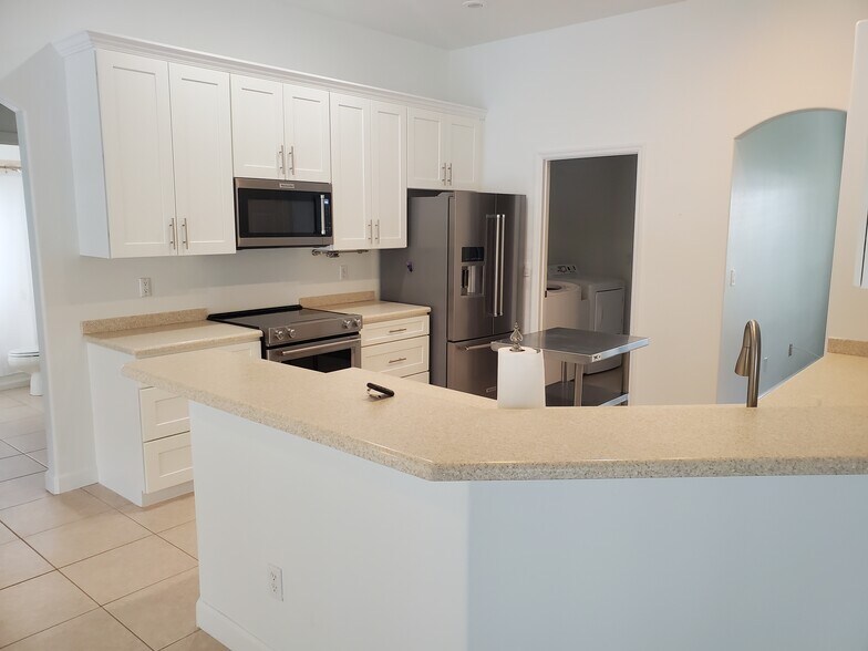 Building Photo - 2509 SE Lyman Cir