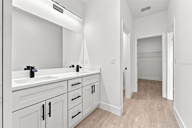 Building Photo - 143 Gondolier Pl