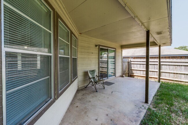 Building Photo - 7803 Forest Ranch