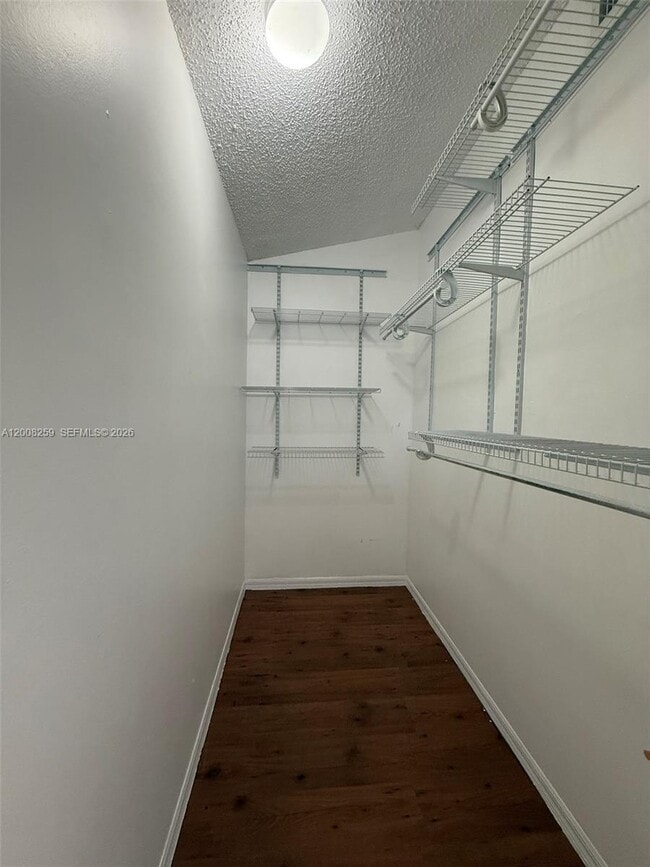 Building Photo - 6235 SW Kendale Lakes Cir