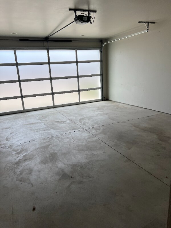 Building Photo - 3344 N Ladalia Dr